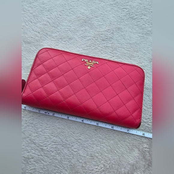 Prada Quilting Wallet - Picture 14 of 15